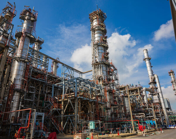 refinery-plant-equipment-pipe-line-oil-gas